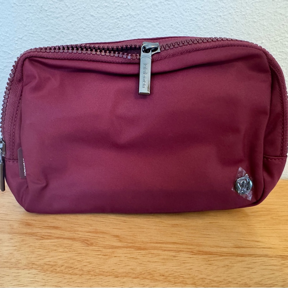 NWT Wineberry 2L Lululemon Belt bag